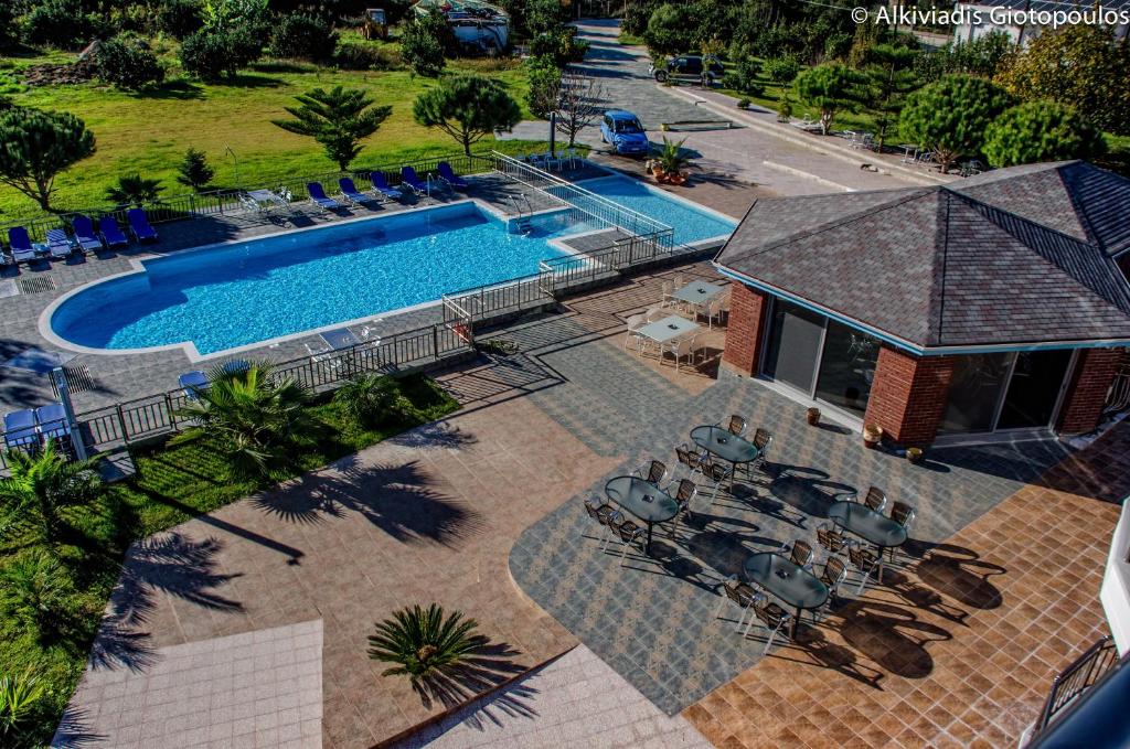 Bazén v ubytování Ionion Star Hotel nebo v jeho okolí