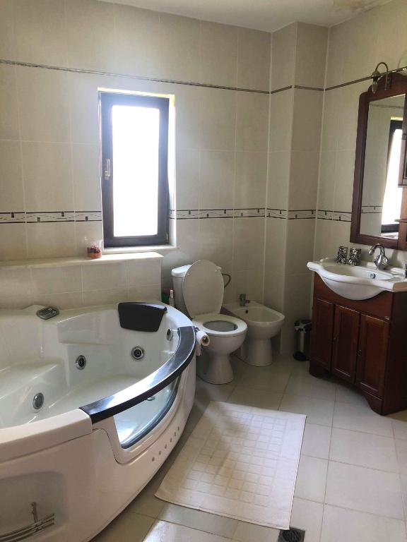 Pensiunea La Răducu - Doppelzimmer Mit Eigenem Bad