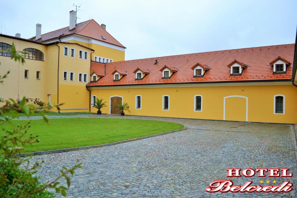 Budova, kde se hotel nachází