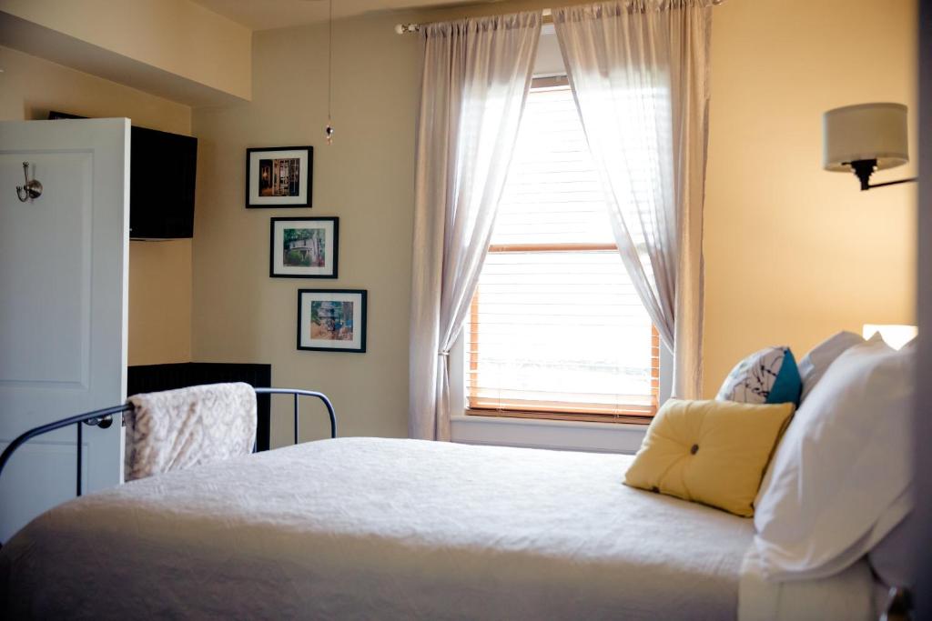 Black Lantern Inn - Deluxe Kamer Met Queensize Bed