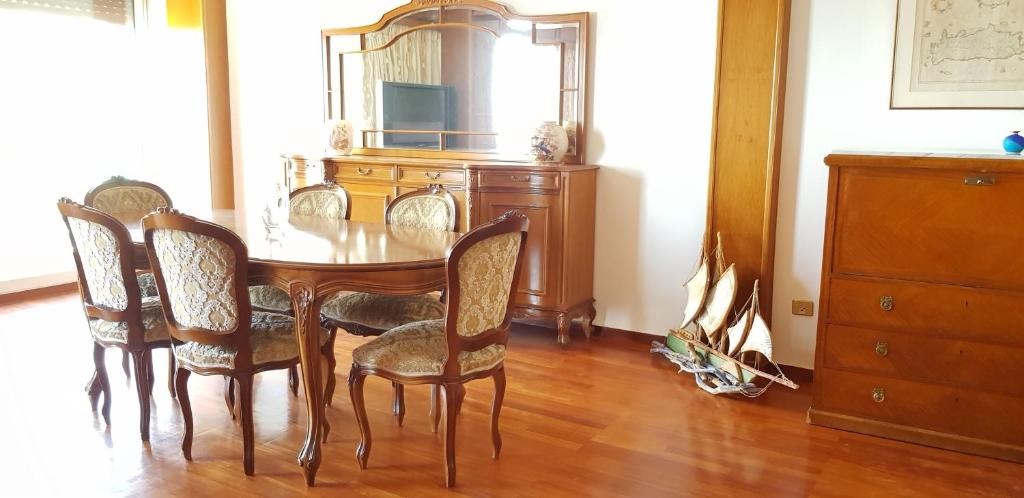 Fotografia z galérie ubytovania Perfect BeachFront Apartment v Aténach