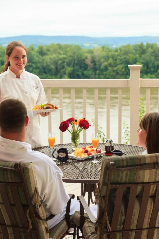 Hermann Hill, Hermann (updated prices 2024)