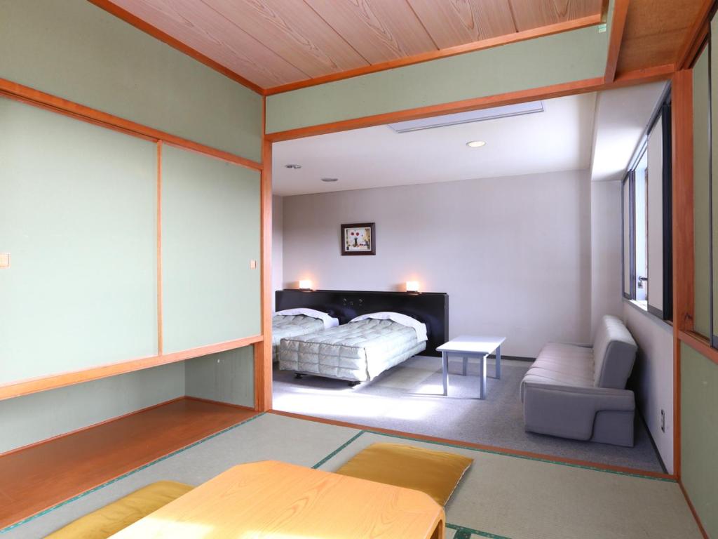 Hotel Silk Inn Madarao - Family Room With Mountain View