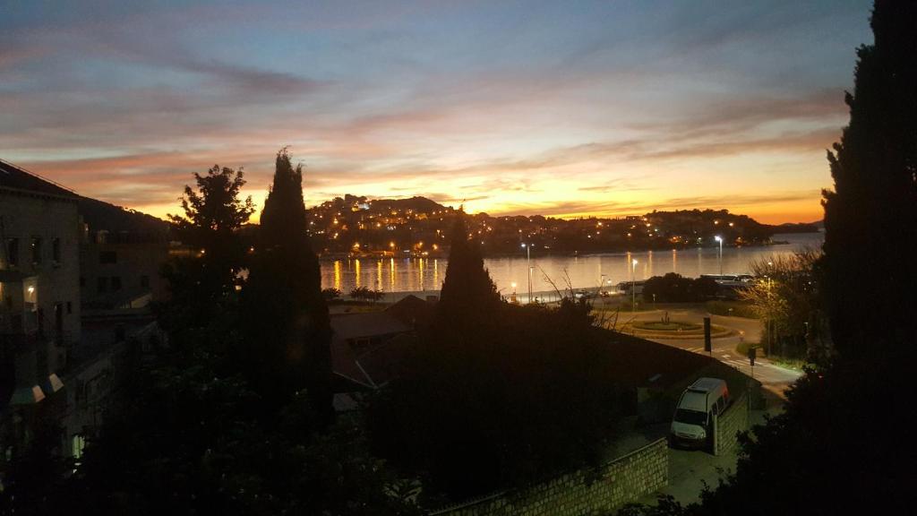 Apartment One , sea view , free parking - 1