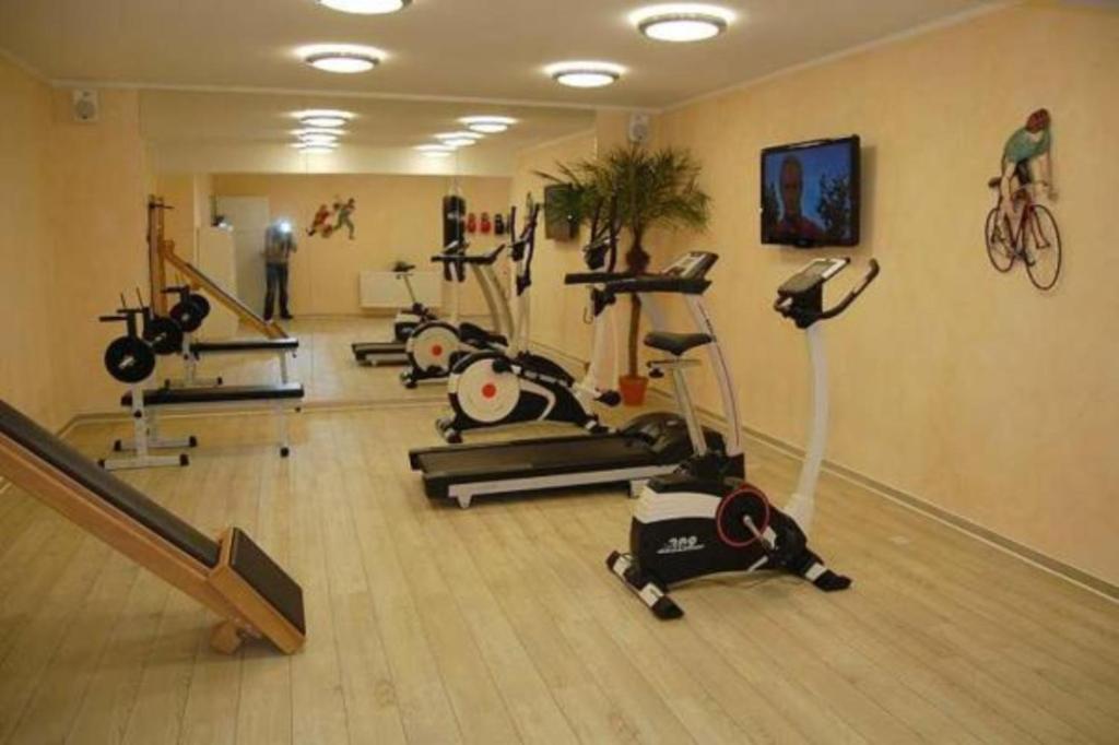 Fitness centrum a/nebo fitness zařízení v ubytování Bernstein Hotel "50`s Seaside Motel"