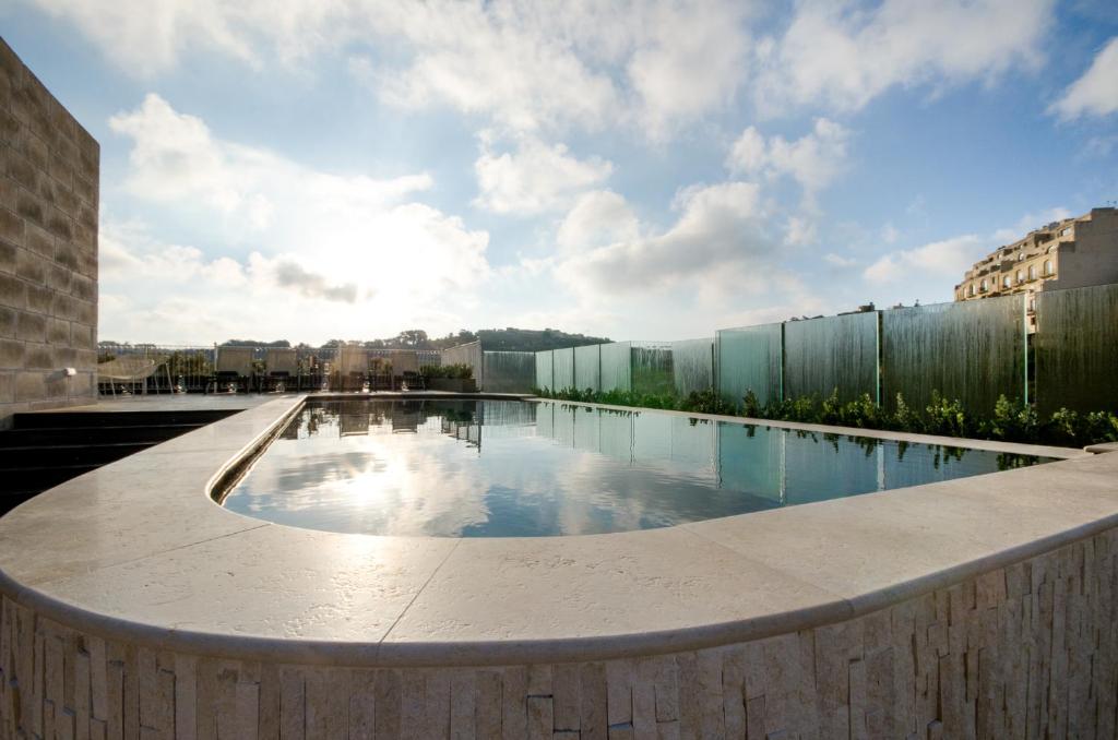 Bazén v ubytování Cesca's Boutique Hotel nebo v jeho okolí
