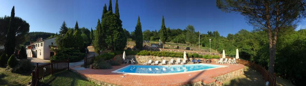Bazén v ubytování Agriturismo Pratofranco nebo v jeho okolí