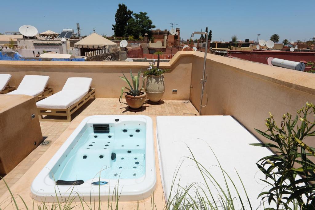 Bazén v ubytování 72 Hotel & Spa nebo v jeho okolí