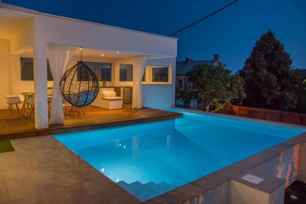 الفيلات House with pool (كرواتيا بريبير) - Booking.com