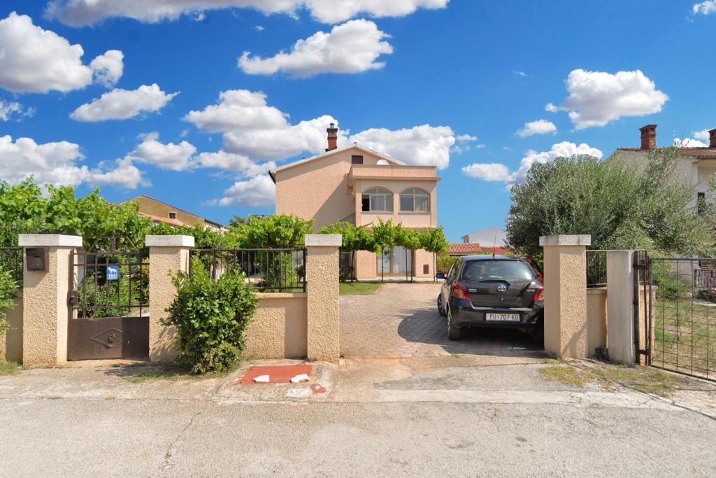 Budynek, w którym mieści się apartament