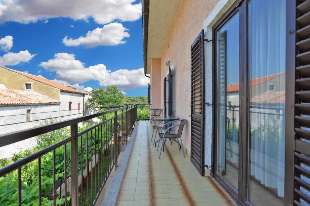 Balkon lub taras w obiekcie Apartments Gracijano 1724