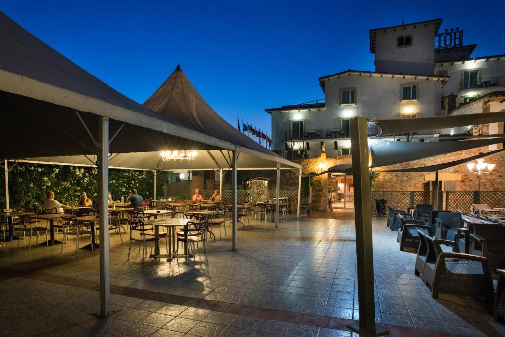 Hotel Castell Blanc (Spagna Empuriabrava) - Booking.com