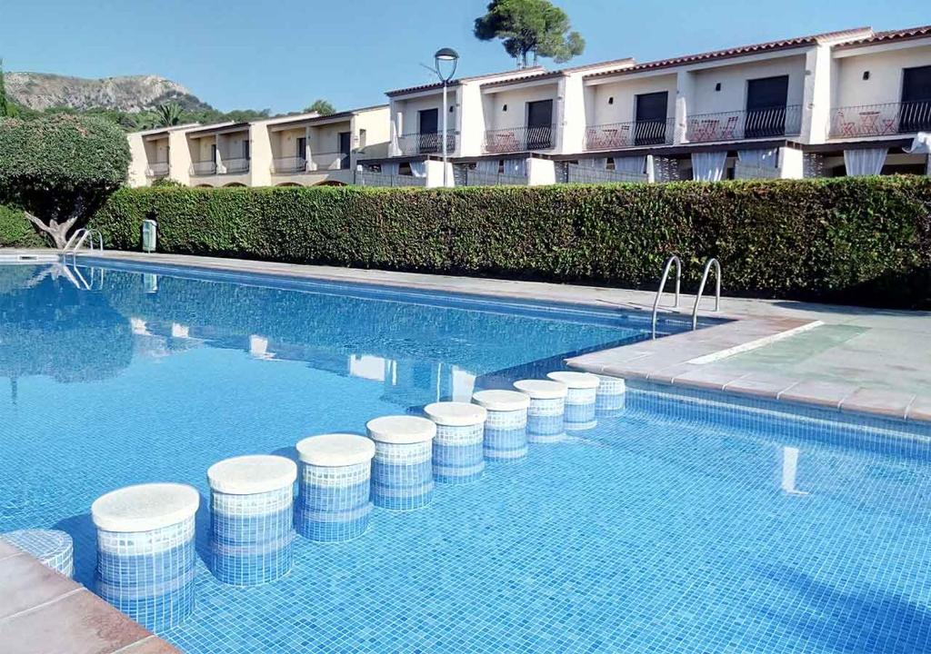 Bazén v ubytovaní Empordà Residencial alebo v jeho blízkosti