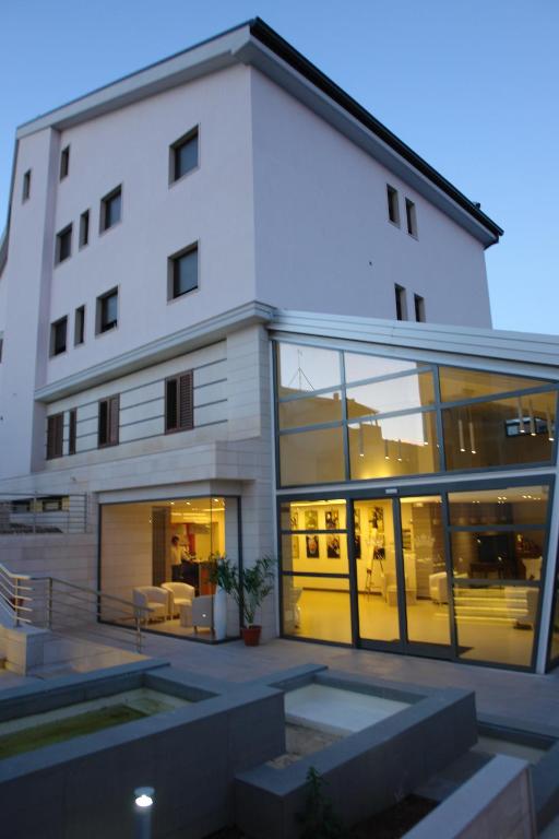 Budova, kde se hotel nachází