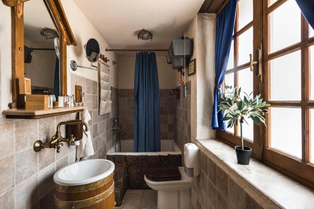 Koupelna v ubytování Koukos Rhodian Guesthouse - Adults Only
