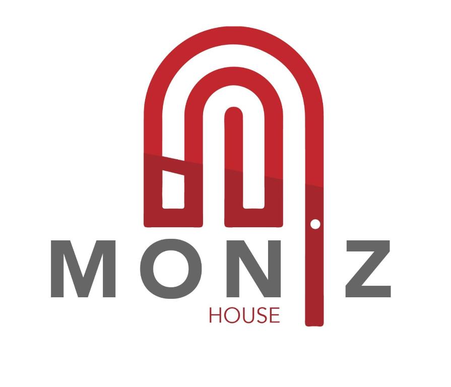 um logótipo para a casa cl monz em Moniz House em Santa Cruz da Graciosa