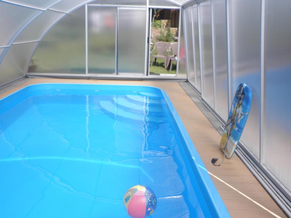 Bazén v ubytování Apartman Daniela nebo v jeho okolí