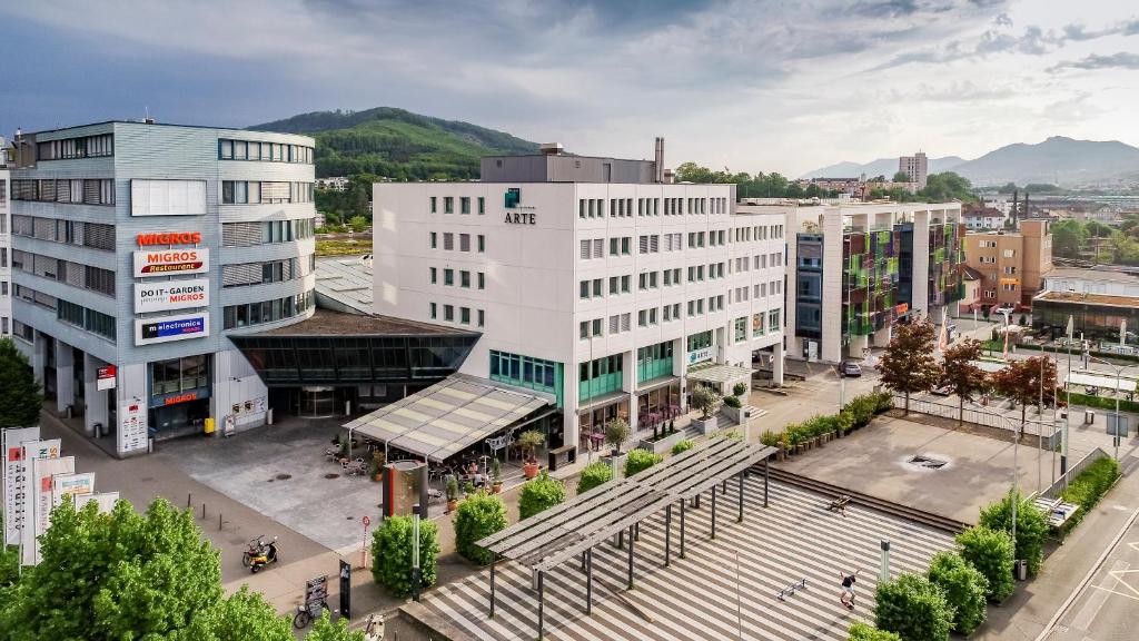 Nespecifikovaný výhled na hory nebo výhled na hory při pohledu z hotelu