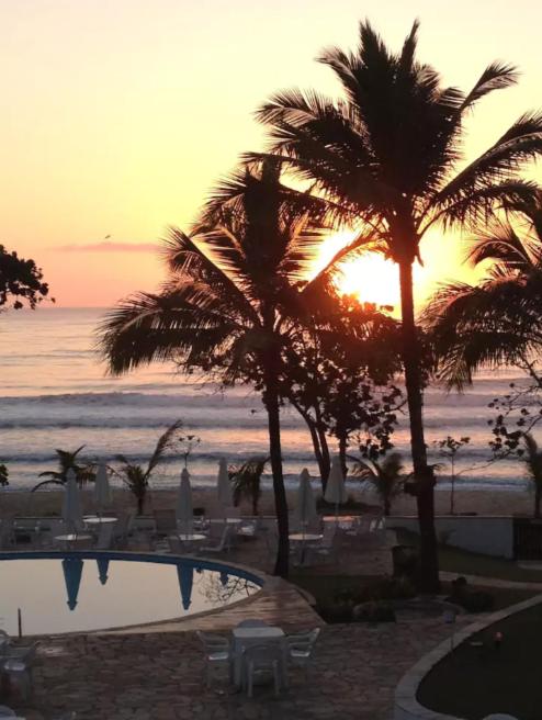  Apto de frente para o mar Praia das Toninhas