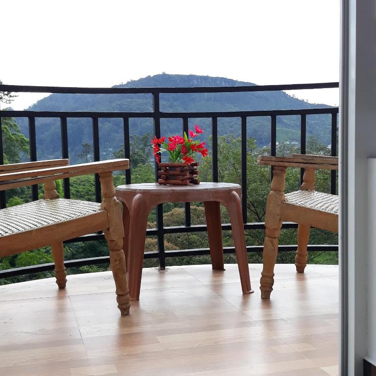 Lilly Guest Inn - Deluxe Double Room With Balcony