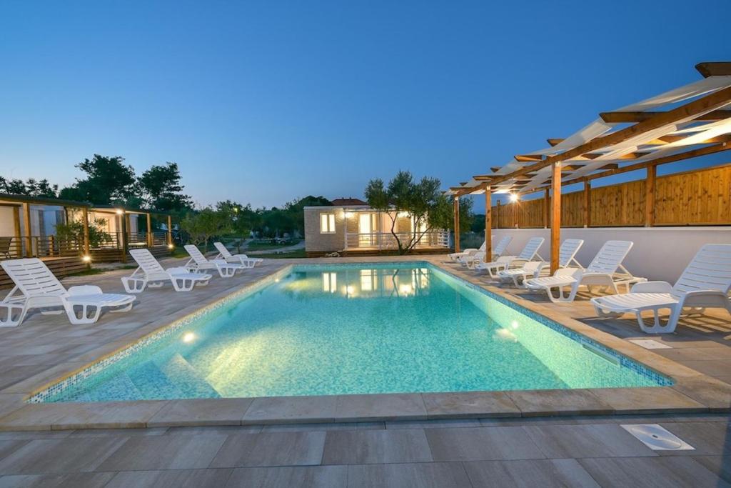Bazén v ubytování Apartments Medanić - Private Pool nebo v jeho okolí