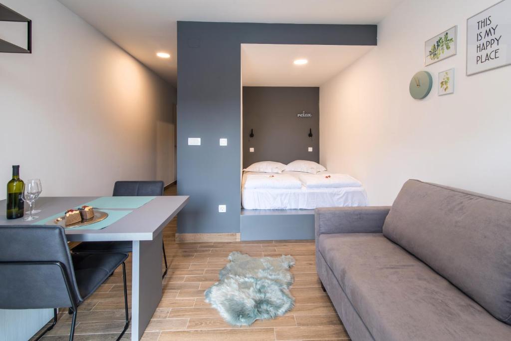 Posedenie v ubytovaní CURICTA Design Apartments