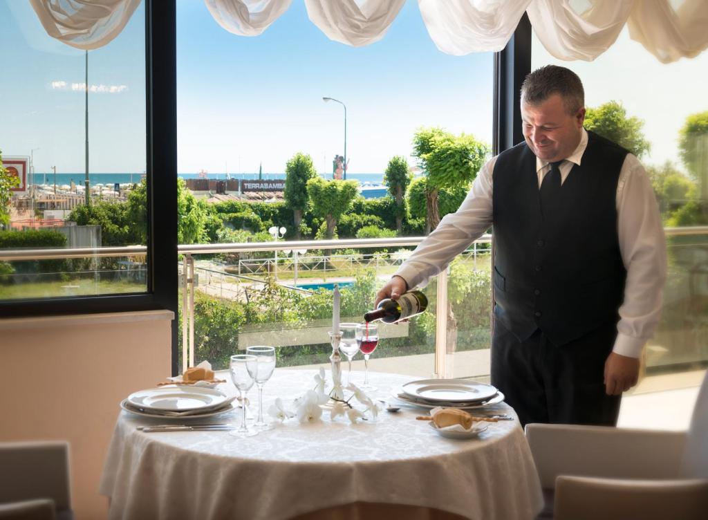 Waldorf Suite Hotel - Resim 32