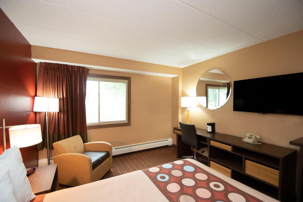 Super 8 by Wyndham Brooklyn Center/MPLS - Salle Queen - Non-fumeurs