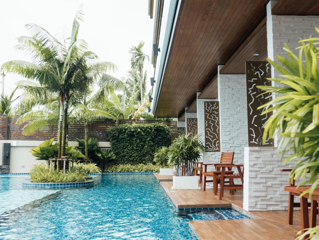 Bazén v ubytování Aqua Resort SHA Plus nebo v jeho okolí