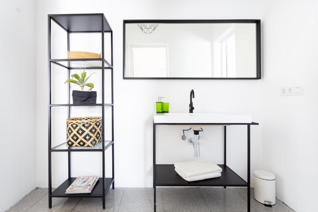 A bathroom at Casa María - Caserío de Guaza