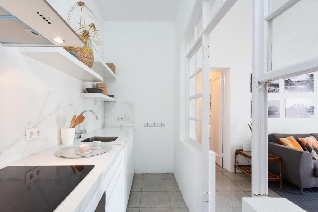 A kitchen or kitchenette at Casa María - Caserío de Guaza