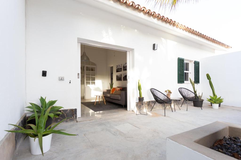 A seating area at Casa María - Caserío de Guaza