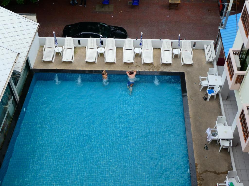 MANGO Lagoon Place - Resim 27