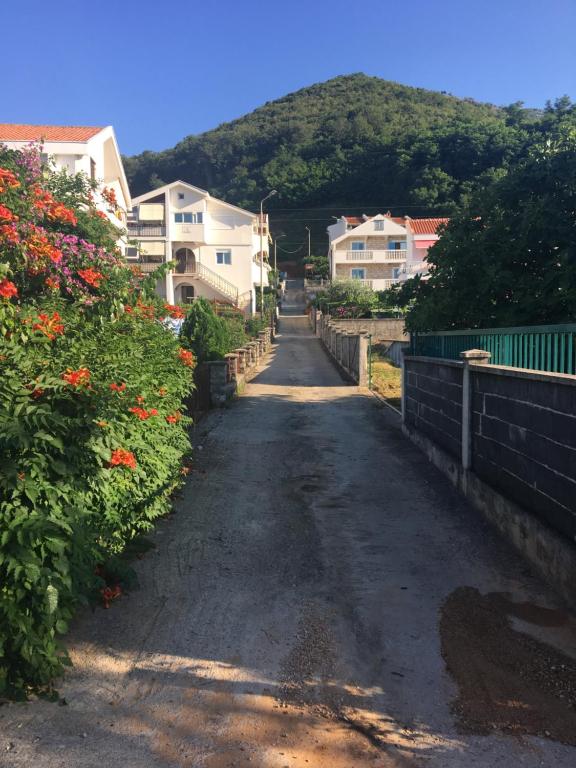 Nespecifikovaný výhled na hory nebo výhled na hory při pohledu z apartmánu