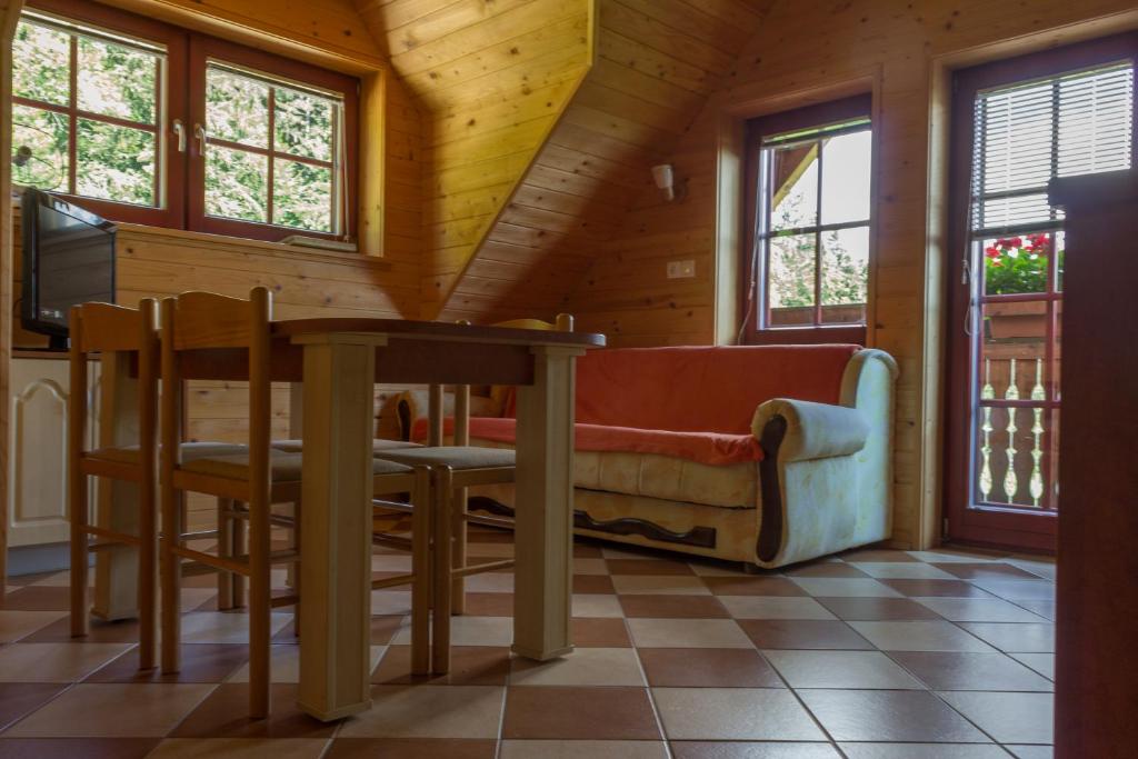 TV a/nebo společenská místnost v ubytování Apartments Petek