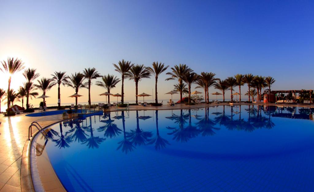Bazén v ubytování Sharm Club Beach Resort nebo v jeho okolí
