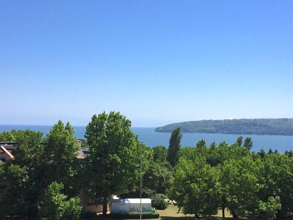 a view of the lake from a house at El MATE apartment Sea Garden and Beach Free Parking in Varna City