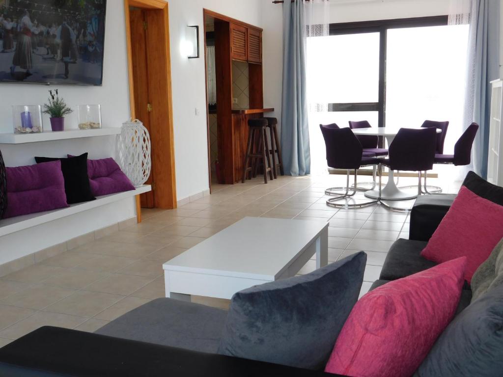 A seating area at El Roquito Ocean View