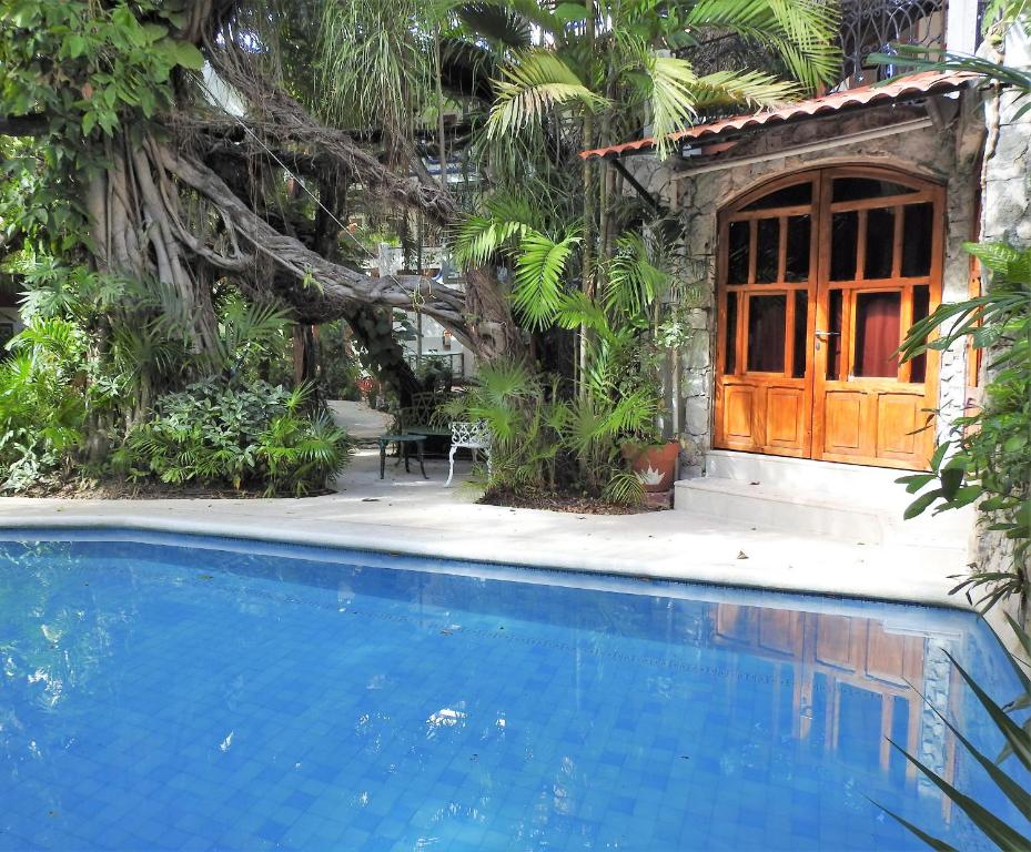 A piscina localizada em Eco-hotel El Rey del Caribe ou nos arredores
