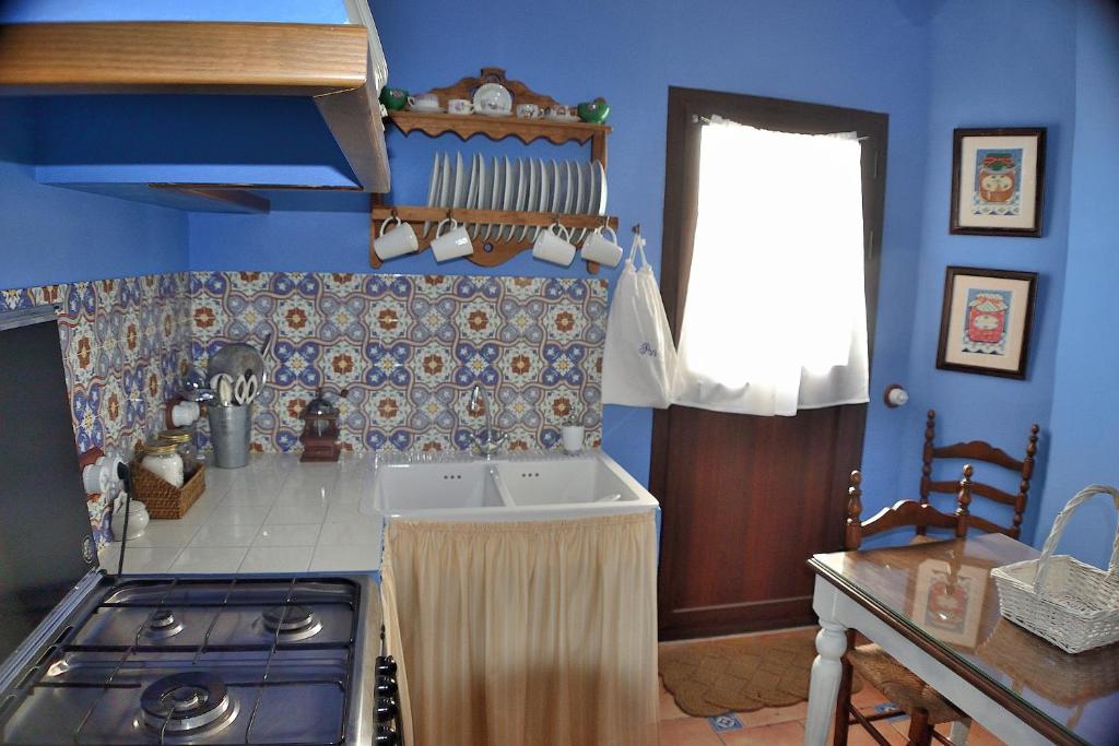 A kitchen or kitchenette at Casa Azul