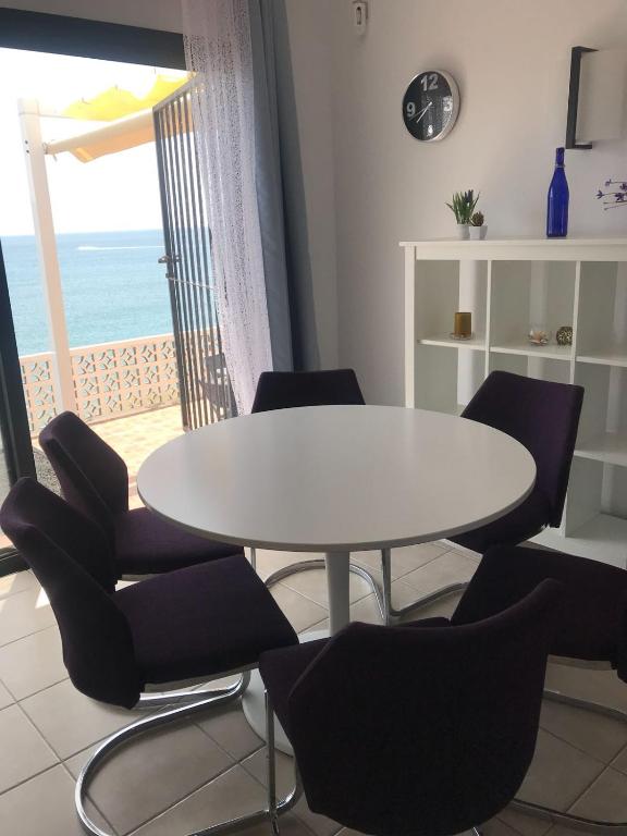 A seating area at El Roquito Ocean View