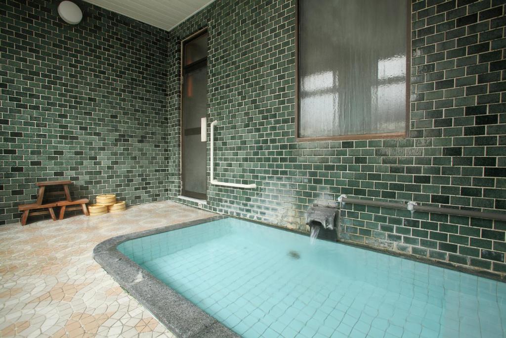 Bazén v ubytování Tsukasaya Ryokan nebo v jeho okolí