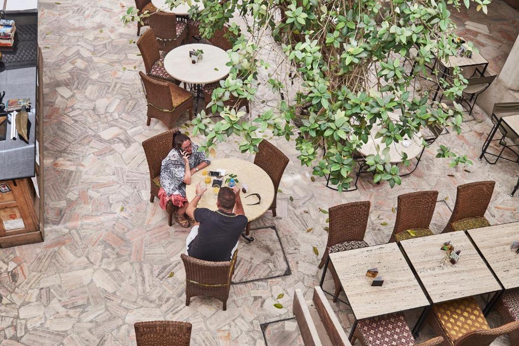 Επισκέπτες που μένουν στο XVA Art Hotel