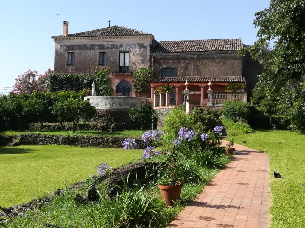 Booking.com: Casa vacanze Antico Casale dell'Etna , Puntalazzo, Italia - 12  Giudizi degli ospiti . Prenota ora il tuo hotel!