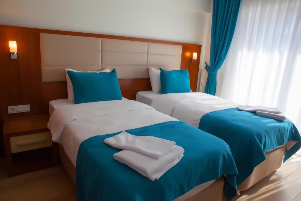 Black Forest Hotel - Large Twin Room
