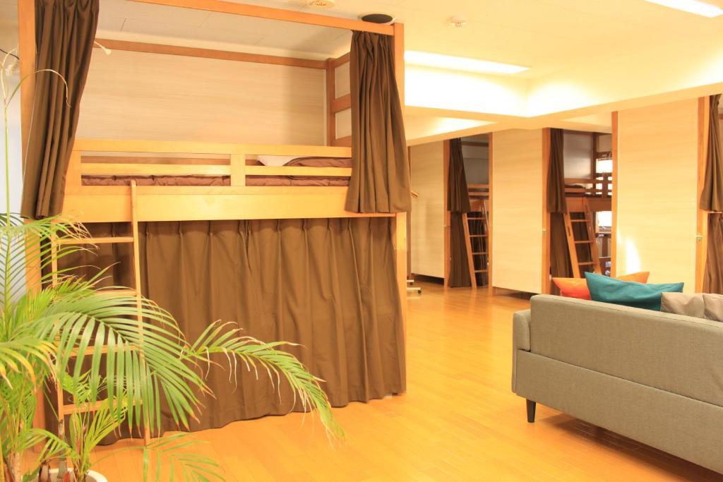 Posezení v ubytování T and K Hostel Kobe Sannomiya East