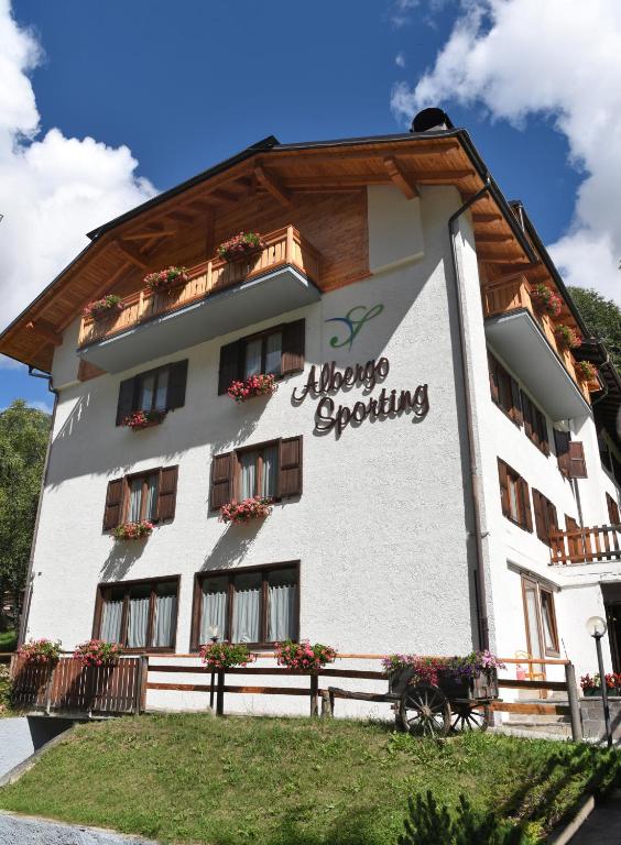 Budova, kde se hotel nachází