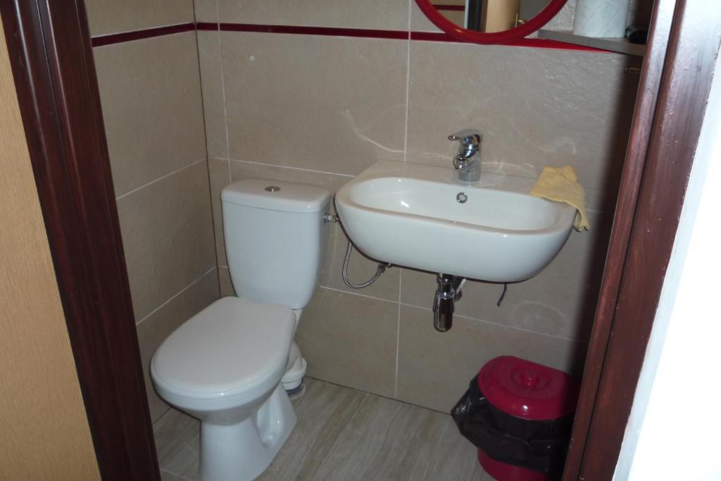 Kúpeľňa v ubytovaní Pokoje Gościnne Dąbrowscy