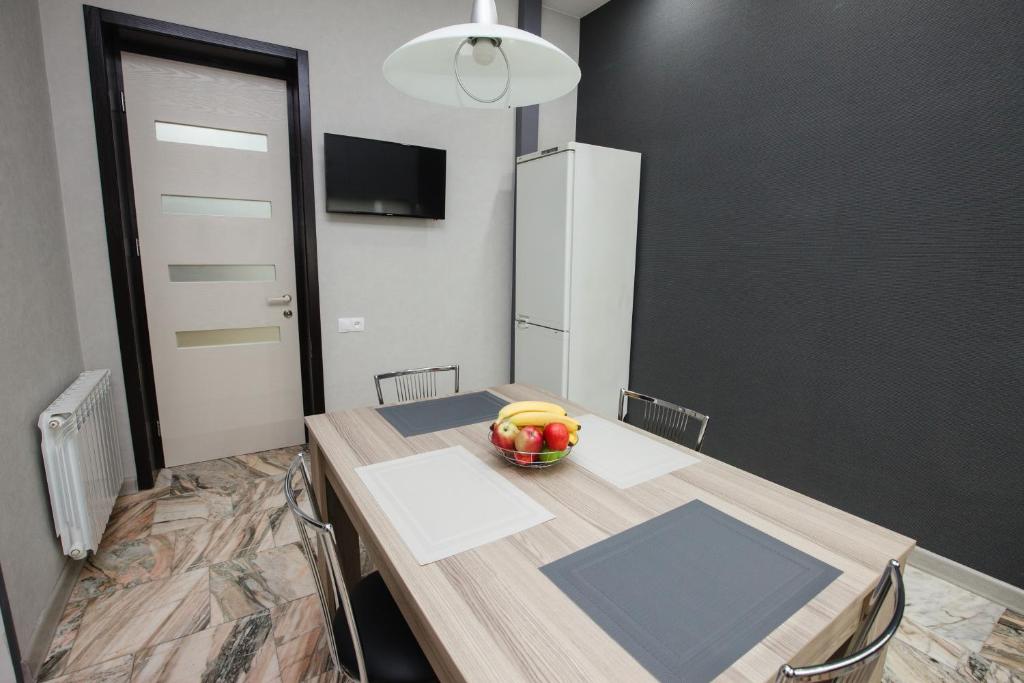 Kuchyň nebo kuchyňský kout v ubytování Garden Side Tbilisi