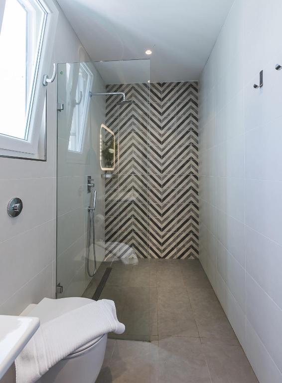 Two Pillows Boutique Hostel - 6